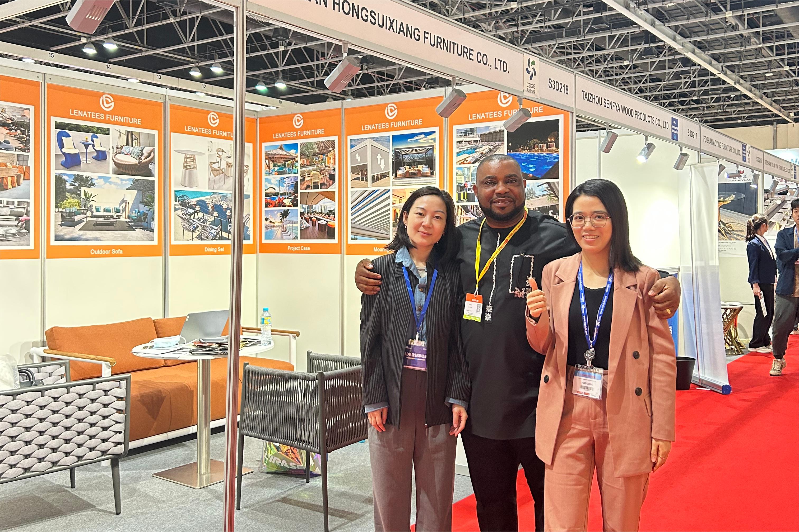 Những người đam mê đồ nội thất thân mến, Triển lãm Nội thất Dubai đã khai trương, và đồ nội thất Hongsuixang được vinh dự tham gia, giới thiệu các sản phẩm nhà mới tuyệt đẹp cùng nhau!