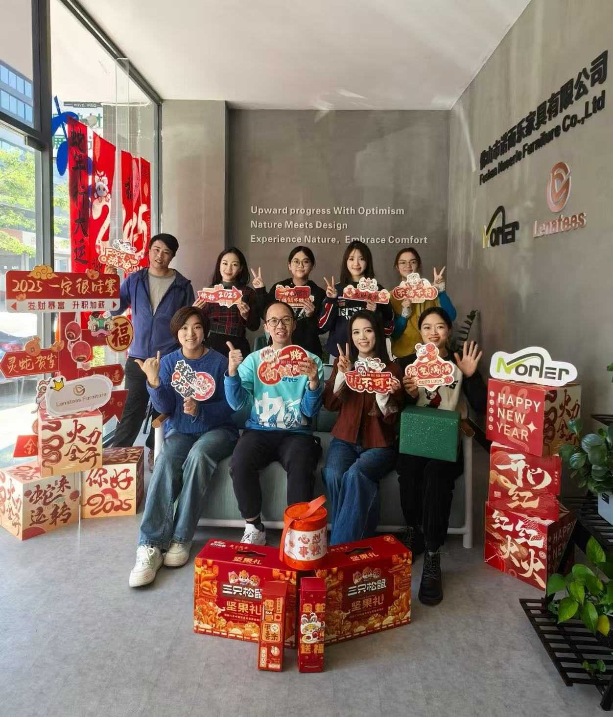2025, cơ hội và thách thức cùng tồn tại!
